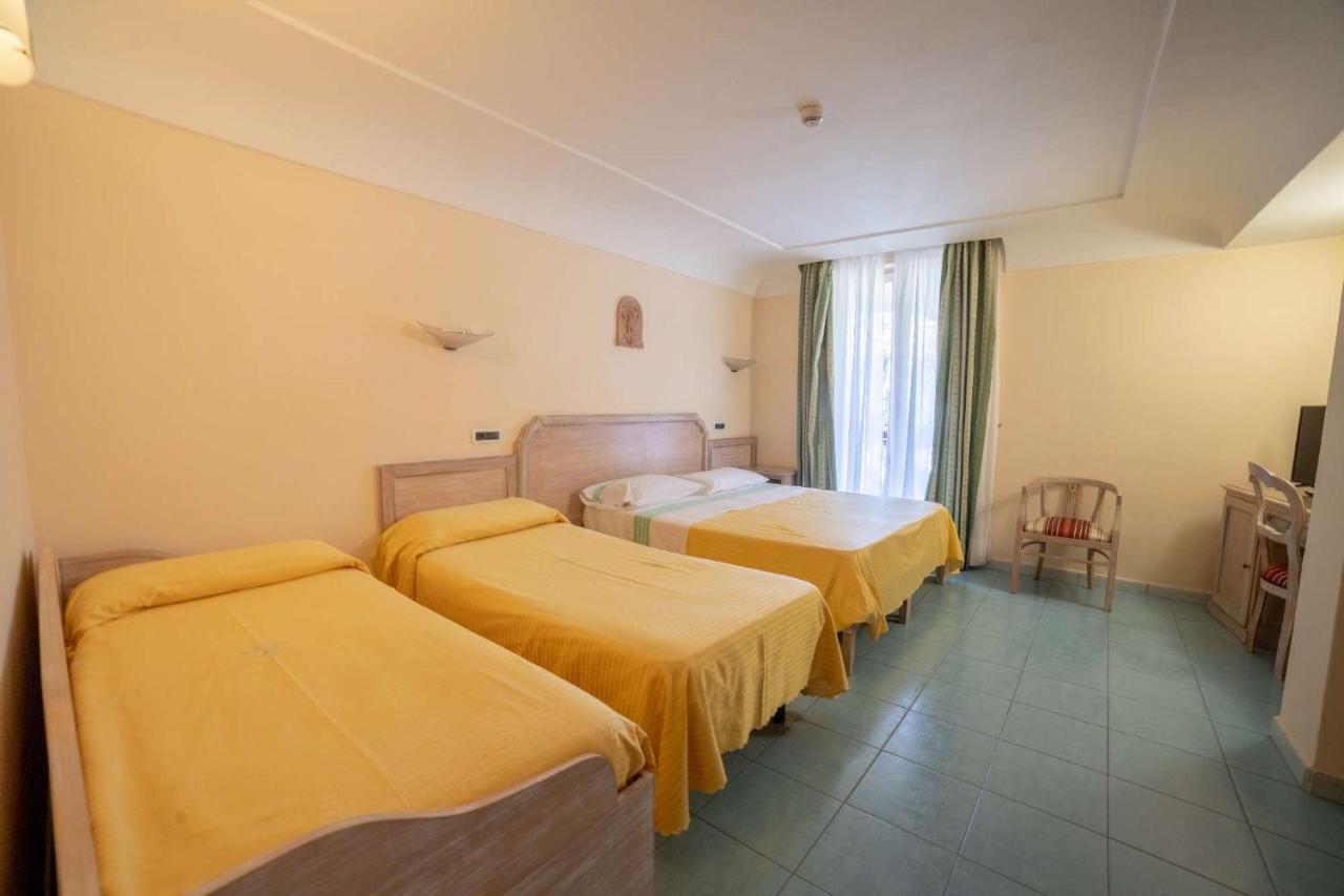Hotel Royal Terme อีสเกีย ภายนอก รูปภาพ