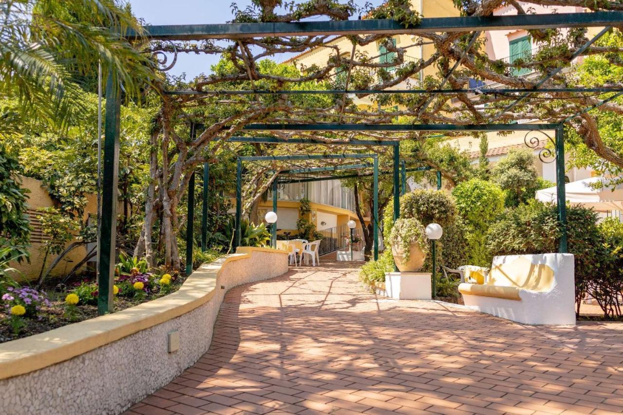 Hotel Royal Terme อีสเกีย ภายนอก รูปภาพ