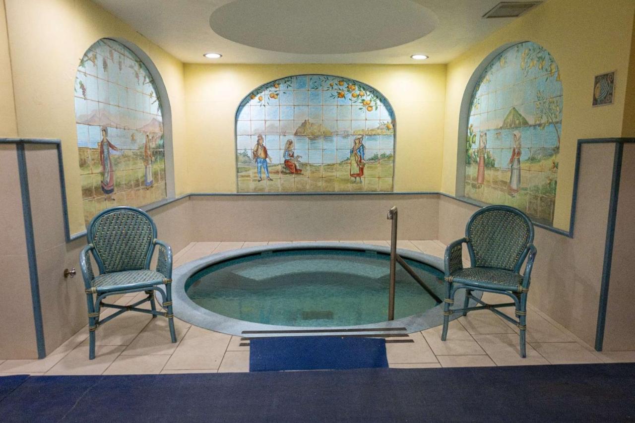 Hotel Royal Terme อีสเกีย ภายนอก รูปภาพ